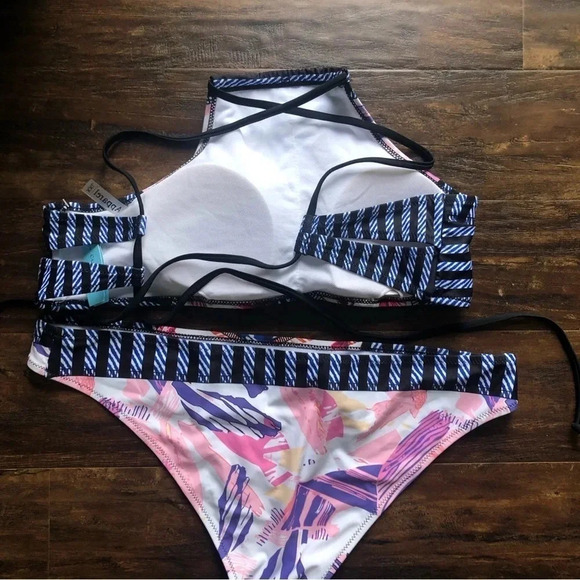 NEW Cupshe Bikini | Halter Bikini | Cupshe | Swimwear | Swim - Picture 3 of 12